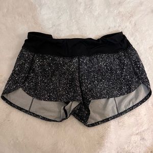LULULEMON SPEED UP shorts size 6 black galaxy